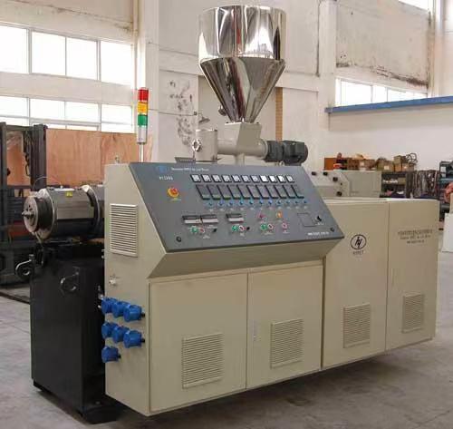 Chức năng chính của máy đùn t vít đôi là gì?