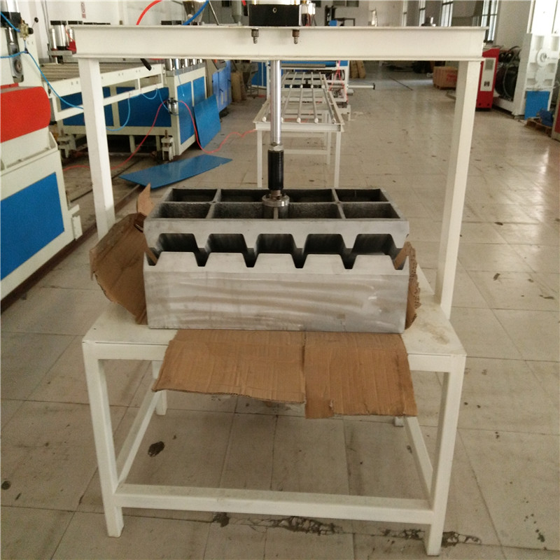 Dây chuyền sản xuất tấm lợp sóng PVC 3 lớp